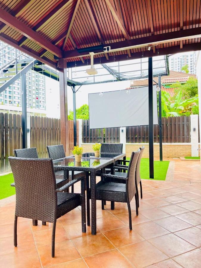 Trendy Family Getaway By Stayco - Mini-Pool, Outdoor Cinema, Air Loft, Ps4, Ktv - Just 2 Mins To Beach! Batu Feringgi Dış mekan fotoğraf